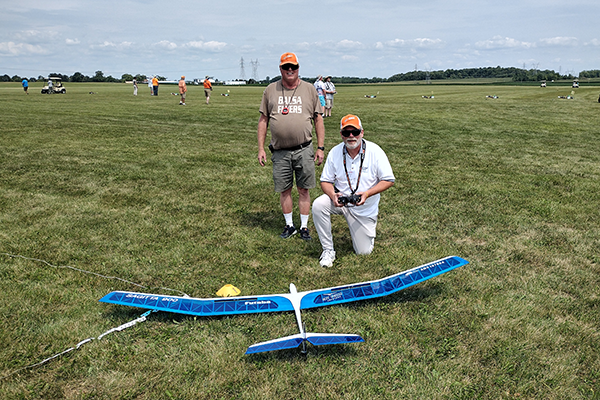 IN's own Scott Black, of Skybench, and his caller, John Lawyer, with his Sagitta 900.