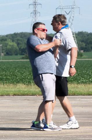Chuck Barnes & Bill Bischoff hang on to hard-pulling Slow Rats.