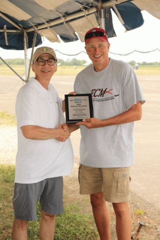 Mike McHenry with his Fun Scale 1st place award.