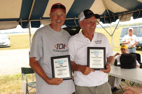 Allen Goff/Mike McHenry with the Team Scale grand champion award.